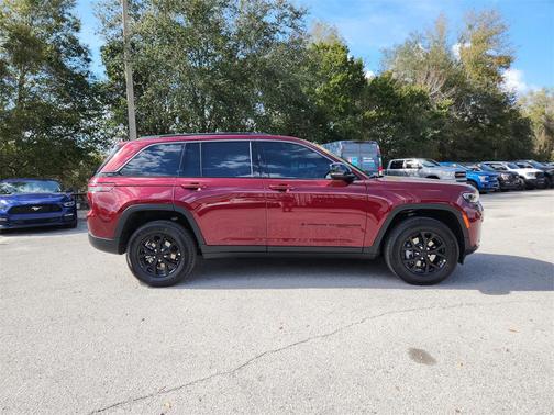 2026 Jeep Grand Cherokee Altitude