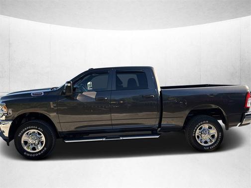 2024 RAM 2500 Tradesman Crew Cab 4x4 6'4' Box