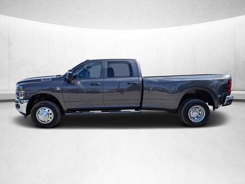 2025 RAM 3500 Tradesman Crew Cab 4x4 8' Box