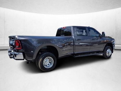2025 RAM 3500 Tradesman Crew Cab 4x4 8' Box