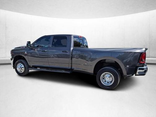 2025 RAM 3500 Tradesman Crew Cab 4x4 8' Box