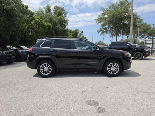 Diamond Black 2022 Jeep Cherokee Latitude Lux