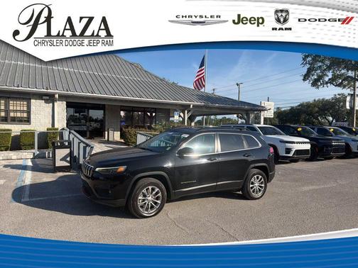 Diamond Black Crystal Pearlcoat 2022 Jeep Cherokee Latitude Lux