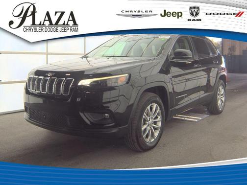 Diamond Black Crystal Pearlcoat 2022 Jeep Cherokee Latitude Lux