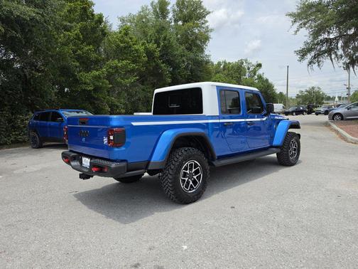 Hydro Blue Pearlcoat 2026 Jeep Gladiator Rubicon