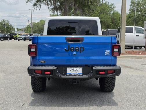 Hydro Blue Pearlcoat 2026 Jeep Gladiator Rubicon
