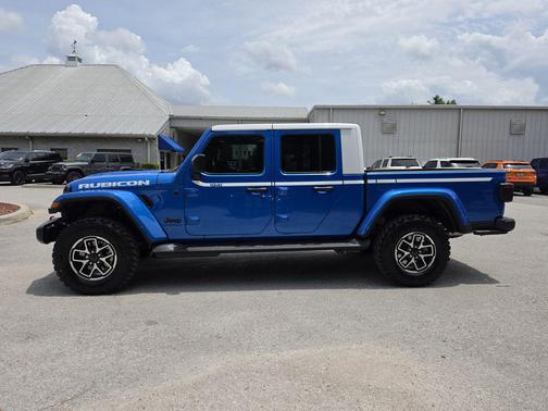 Hydro Blue Pearlcoat 2026 Jeep Gladiator Rubicon