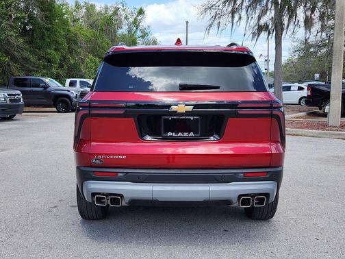 Radiant Red Tintcoat 2025 Chevrolet Traverse LT