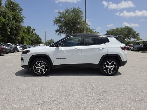 Bright White Clearcoat 2024 Jeep Compass Limited