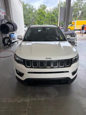White Clearcoat 2018 Jeep Compass Latitude