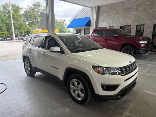 White Clearcoat 2018 Jeep Compass Latitude
