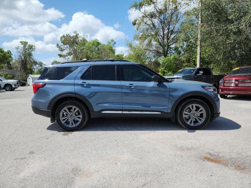 Vapor Blue Metallic 2025 Ford Explorer Active