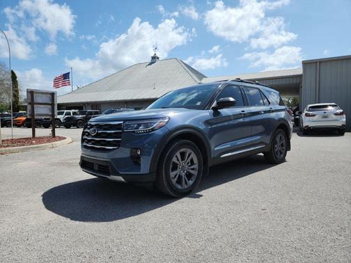 Vapor Blue Metallic 2025 Ford Explorer Active
