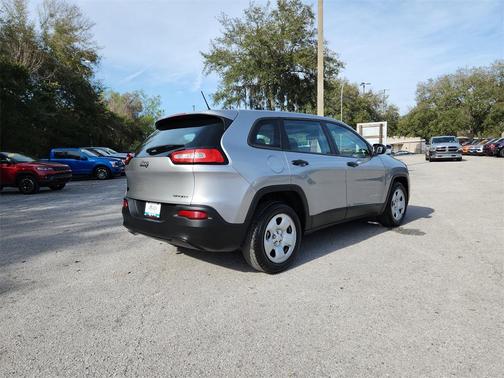 2017 Jeep Cherokee Sport