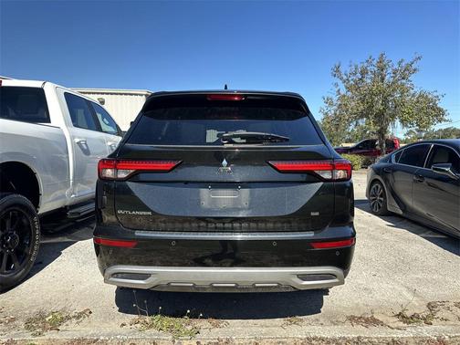 2022 Mitsubishi Outlander SE