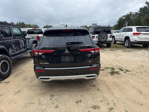 2022 Mitsubishi Outlander SE