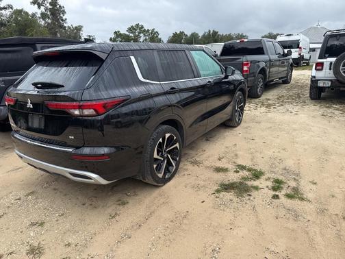 2022 Mitsubishi Outlander SE