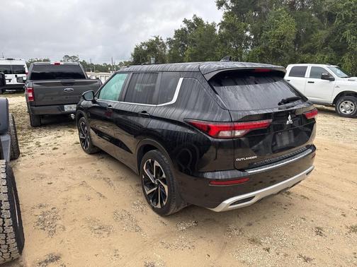 2022 Mitsubishi Outlander SE