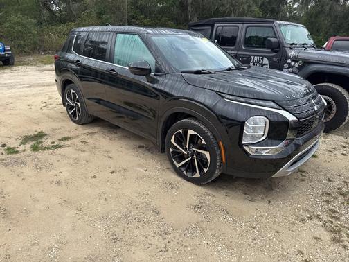 2022 Mitsubishi Outlander SE