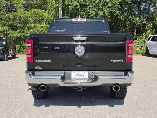 Diamond Black Crystal Pearlcoat 2021 RAM 1500 Laramie