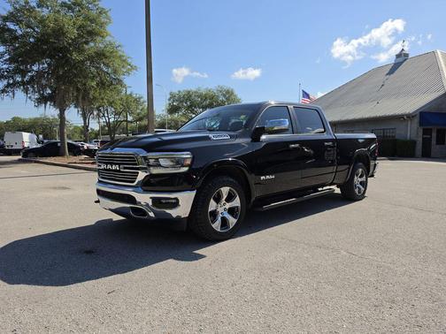 Diamond Black Crystal Pearlcoat 2021 RAM 1500 Laramie