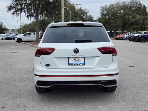 2024 Volkswagen Tiguan 2.0T SE R-Line Black