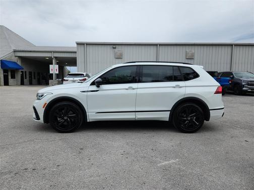 2024 Volkswagen Tiguan 2.0T SE R-Line Black
