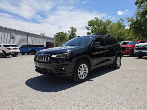 Diamond Black Crystal Pearlcoat 2022 Jeep Cherokee Latitude Lux