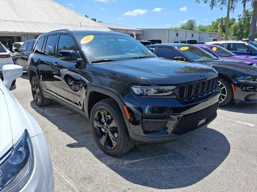 2023 Jeep Grand Cherokee Altitude