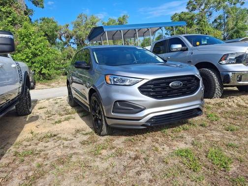 2022 Ford Edge SE