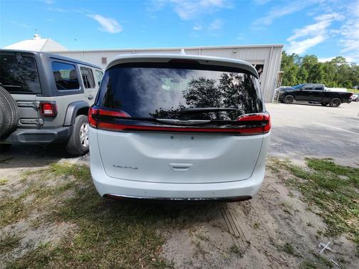 2022 Chrysler Pacifica Limited