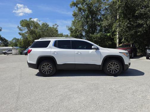 White Frost 2019 GMC Acadia SLT-1