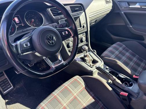 2016 Volkswagen Golf GTI 2.0T S 4-Door