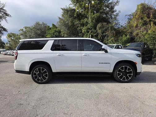 2024 Chevrolet Suburban RST