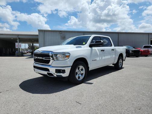 Bright White Clearcoat 2023 RAM 1500 Big Horn/Lone Star