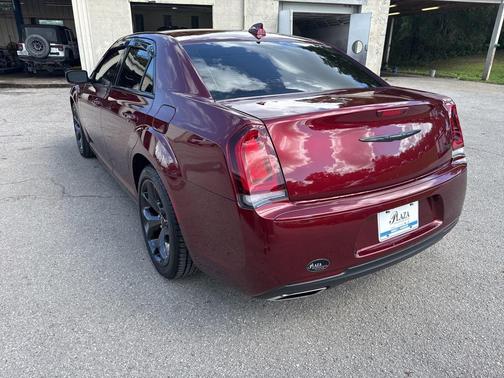 2023 Chrysler 300 Touring