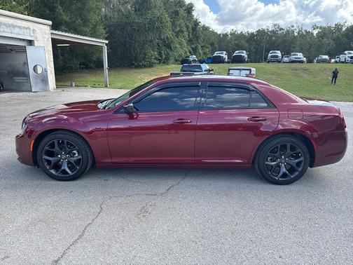 2023 Chrysler 300 Touring
