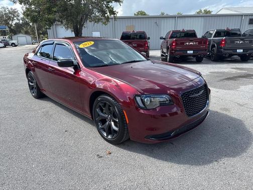 2023 Chrysler 300 Touring