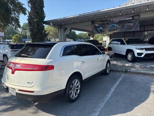 2013 Lincoln MKT Base