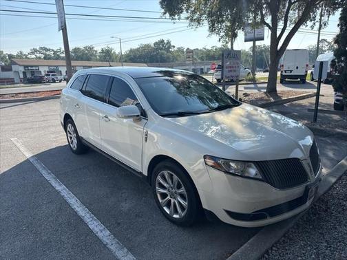 2013 Lincoln MKT Base