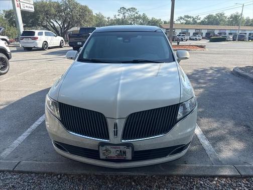 2013 Lincoln MKT Base