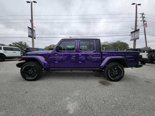 2026 Jeep Gladiator Willys 4x4