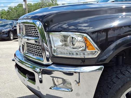 2018 RAM 2500 Laramie Crew Cab 4x4 6'4' Box
