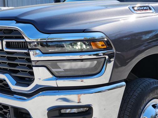 2026 RAM 3500 Tradesman Crew Cab 4x4 8' Box