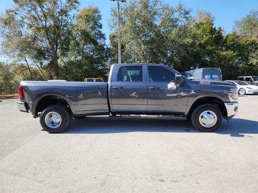 2026 RAM 3500 Tradesman Crew Cab 4x4 8' Box