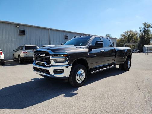 2026 RAM 3500 Tradesman Crew Cab 4x4 8' Box