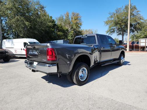 2026 RAM 3500 Tradesman Crew Cab 4x4 8' Box