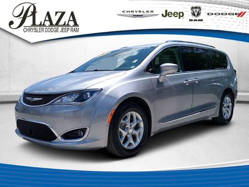 Billet Silver Metallic Clearcoat 2019 Chrysler Pacifica Touring-L Plus