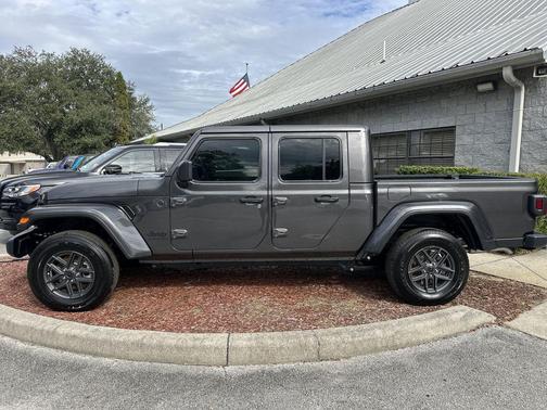 2026 Jeep Gladiator Sport S