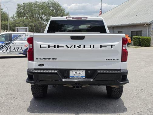 Summit White 2024 Chevrolet Silverado 1500 Custom Trail Boss